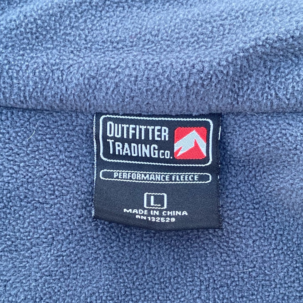 Outfitter Trading co performance fleece in the color grey size large